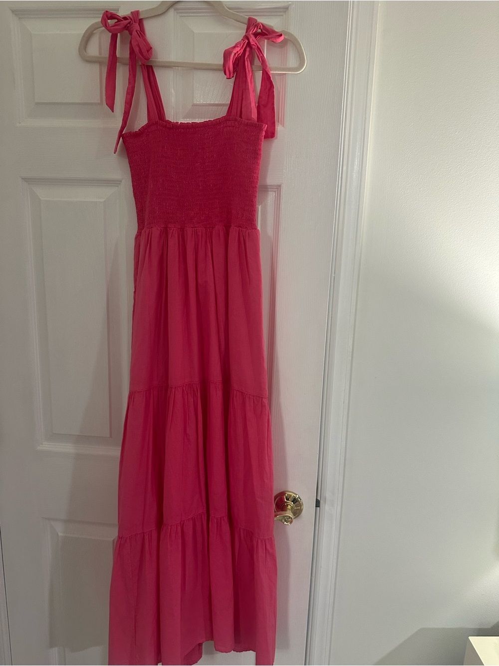 XiRENA Lorraine Cotton Smocked Pink Tie-Shoulder Tiered Maxi Dress Medium EUC